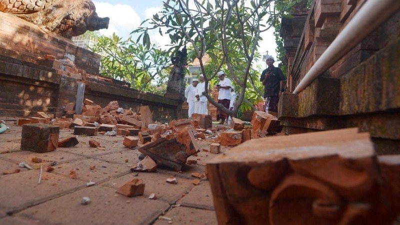 Selasa (16/07/2019) Bali diguncang gempa dengan kekuatan magnitudo 6 yang menyebabkan kerusakan pada gedung-gedung di wilayah Bali.