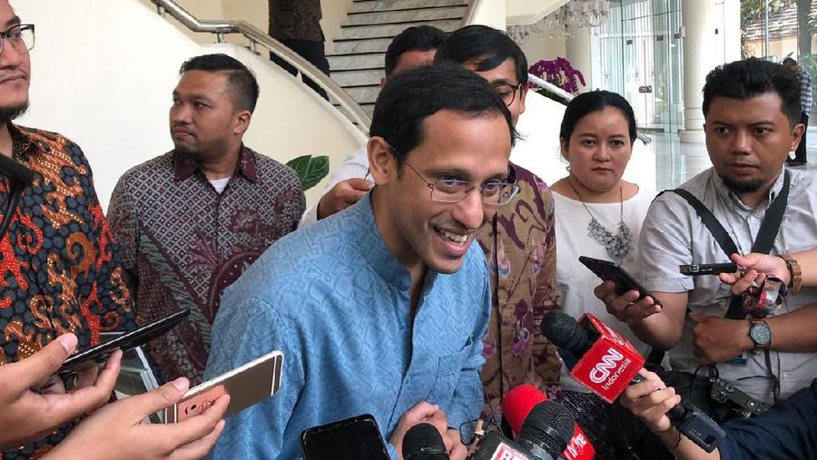 Ada lagi nama yang santer makin dekat ke Istana. Dia adalah Nadiem Makarim, CEO Gojek.