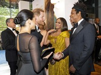 Mesranya Pangeran Harry dan Istri di Premiere The Lion King