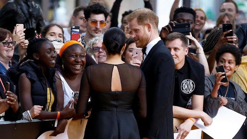Prince Harry dan Duchess Meghan menghadiri pemutaran film The Lion King, Minggu (14/07) dan bertemu Beyonce dan Jay Z.