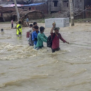 Banjir di Asia Selatan Tewaskan 100 Orang, Jutaan Telantar