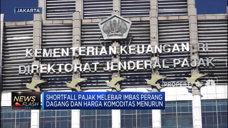 Pemerintah Indonesia kini tengah menghadapi risiko kekurangan pendapatan pajak (shortfall).
