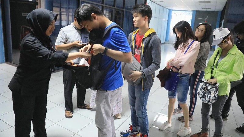 Planetarium ini dikenal sebagai wisata untuk mengenal simulasi perbintangan dan benda-benda langit.