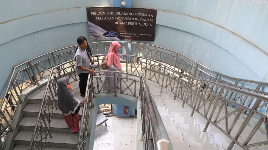 Planetarium ini dikenal sebagai wisata untuk mengenal simulasi perbintangan dan benda-benda langit.