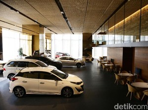 Kelas Menengah RI Banyak Nahan Beli Mobil, Lebih Pilih Beli Emas
