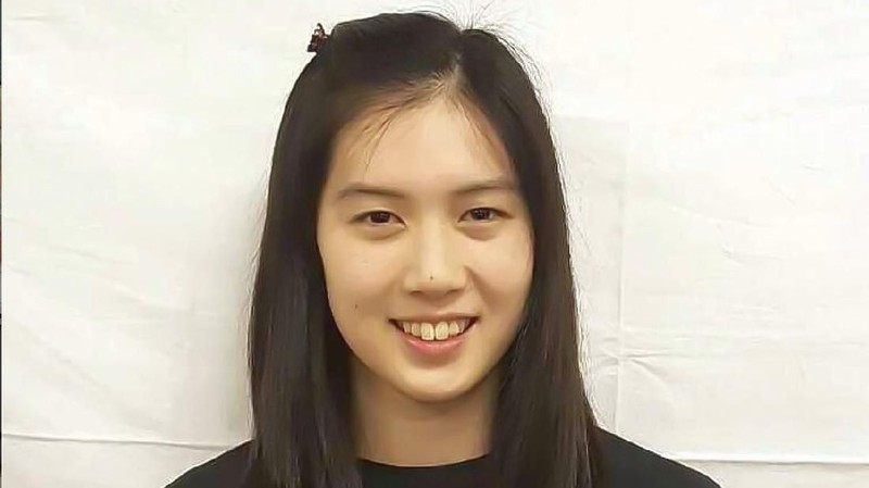 Aya Ohori, pebulutangkis cantik asal Jepang, berhasil menarik perhatian penonton di Indonesia Open 2019, Rabu (17/7)