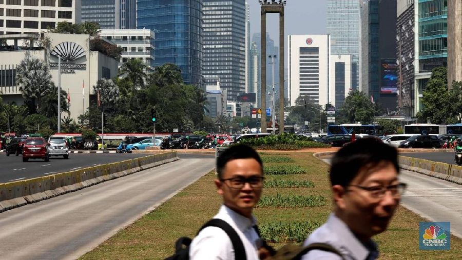 Pemasangan instalasi seni bambu yang digagas oleh Gubernur DKI Jakarta Anies Baswedan tersebut menelan biaya Rp550 juta