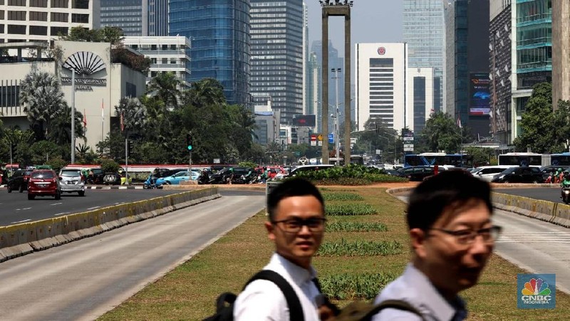 Pemasangan instalasi seni bambu yang digagas oleh Gubernur DKI Jakarta Anies Baswedan tersebut menelan biaya Rp550 juta