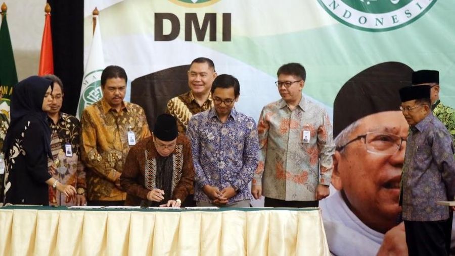 Go-Pay menjalin kerja sama strategis dengan Dewan Masjid Indonesia (DMI) dalam implementasi inovasi digital berupa kode QR di ratusan ribu masjid.