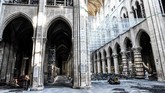 Kebakaran hebat melalap Katedral Notre Dame pada 15 April lalu, memusnahkan bagian atap dari bangunan ikon kota Paris tersebut.