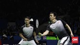Ganda putra Mohammad Ahsan/Hendra Setiawan menjadi wakil Indonesia pertama yang lolos ke perempat final Indonesia Open 2019. (CNN Indonesia/Adhi Wicaksono)