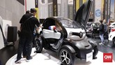 Mobil Twizy Renault yang dipamerkan pameran otomotif terbesar di Indonesia, GIIAS di ICE BSD, Tangerang, Kamis (18/7). (CNNIndonesia/Safir Makki)