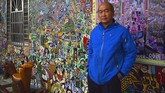 Terletak di kaki bukit yang tertutup kabut di pegunungan tengah Taiwan, hampir tak terlihat anak muda di desa Ruan Chiao, tetapi seniman Wu Tsun-hsien membujuk