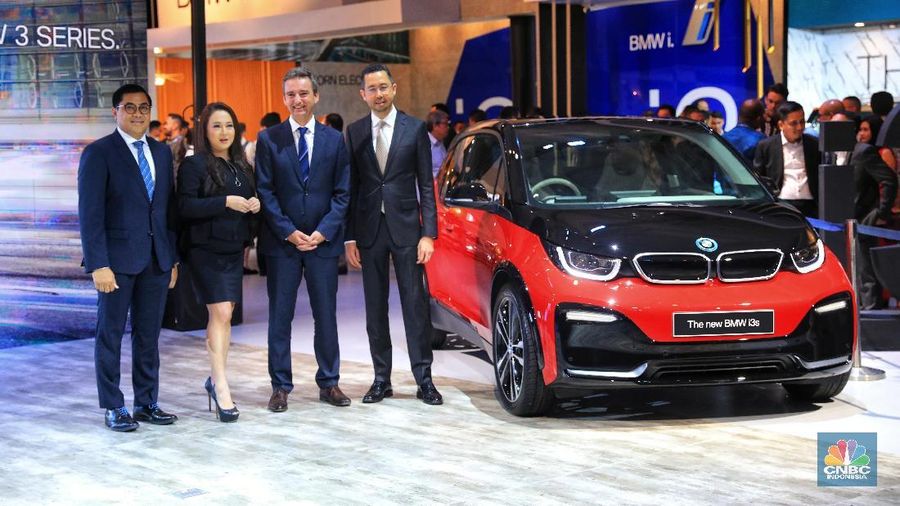 Mobil listrik ini dibandrol seharga Rp 1,299 miliar off the road.
