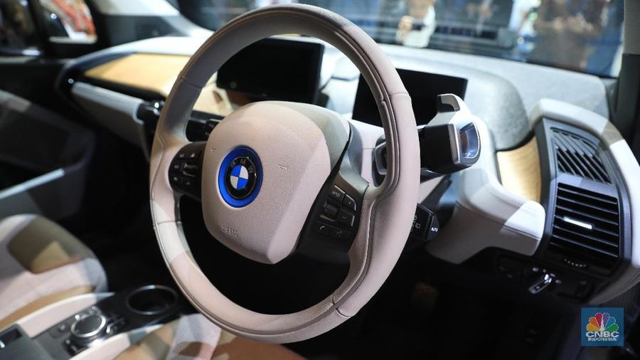 Mobil listrik ini dibandrol seharga Rp 1,299 miliar off the road.