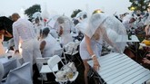 Selain mendaftar untuk jadi peserta, Anda juga bisa jadi orang yang direkomendasikan oleh peserta sebelumnya. (REUTERS/Andrew Kelly)