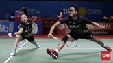 Tontowi Ahmad/Winny Oktavina Kandow menjadi tumpuan Indonesia di nomor ganda campuran Indonesia Open 2019. Di babak kedua Tontowi/Winny mengalahkan Nipitphon Phuangphuapet/Savitree Amitrapai dari Thailand 21-14, 21-18. (CNN Indonesia/Adhi Wicaksono)
