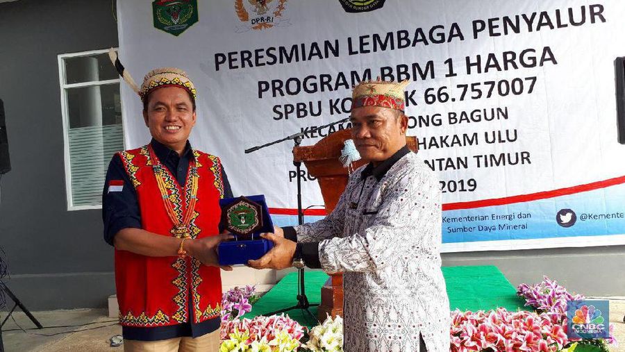 BPH Migas meresmikan Stasiun Pengisian Bahan Bakar Umum (SPBU) Kompak 66.757007 di Desa Ujoh Bilang, Long Bagun, Mahakam Ulu, Kalimantan Timur.