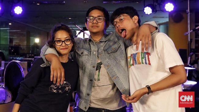 Bermodal Mini Album Grrrl Gang Pede Tur Asia Tenggara