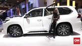 Lexus 570 Sport salah satu tunggangan bos perusahaan di dalam negeri. (CNNIndonesia/Safir Makki)
