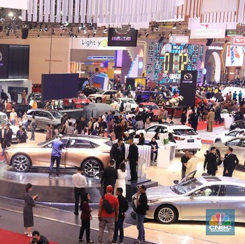 Pertempuran Mobil Baru Harga Miliaran di GIIAS, Tertarik?