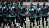 Timnas Senegal menjalani latihan terakhir sebelum bertanding dalam laga final Piala Afrika 2019 di Stadion 30 Juni, Kairo, Mesir. (REUTERS/Shokry Hussien)