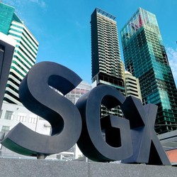 Kinerja IHSG vs Straits Times Singapura, Siapa Jawaranya?