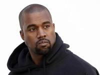 Usai Bikin Tweet Viral, Kanye West Jual Kaus Pakai Simbol Nazi