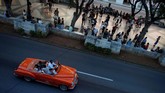 Havana adalah tempat teratas kedua untuk tango di dunia pada 1950-an. Ada banyak orkestra, klub, dan kabaret di Buenos Aires. Semua seniman tango Argentina datang untuk bernyanyi di Havana. (REUTERS/Alexandre Meneghini).