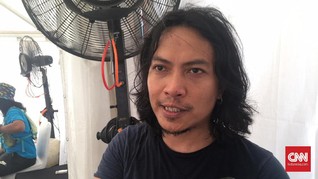 Vokalis Navicula Bedah Kotoran Sendiri untuk Teliti Plastik