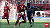 Persija Jakarta tampil dominan di sepanjang pertandingan leg pertama final, namun sempat kesulitan mencetak gol. (CNN Indonesia/Andry Novelino)