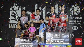 Kevin Tak Iri Marcus dan Ahsan/Hendra Bawa Anak ke Podium