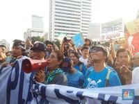 Hajar Monster Plastik, Menteri Susi dan 'Slank' Serbu Monas
