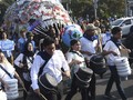 FOTO: 'Monster Sampah' di Pawai Bebas Plastik