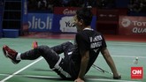 Penampilan sedikit berbeda ditunjukkan Kevin/Marcus dan Ahsan/Hendra di gim kedua. Ahsan/Hendra hanya dua kali unggul atas Kevin/Marcus di gim kedua, saat unggul 6-7 dan 10-9. (CNN Indonesia/Adhi Wicaksono)