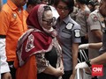 Polisi Nilai Nunung Tak Kooperatif karena Buang Bukti Sabu