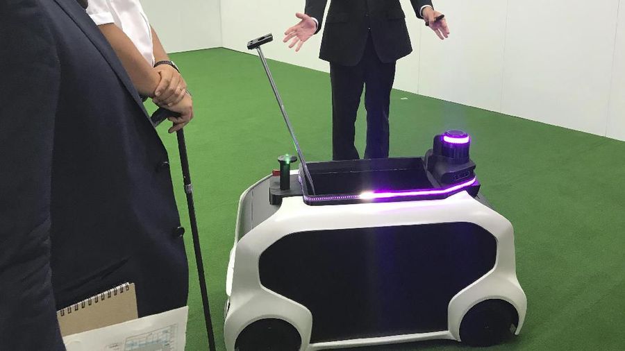 Toyota Motor Corp, sponsor utama Olimpiade, menyiapkan berbagai robot untuk Olimpiade Tokyo 2020 yang ditunjukkan hari Senin (22/07).