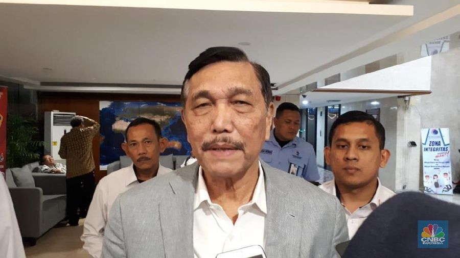 Menteri Luhut mengatakan Senin pekan depan, SoftBank akan bertemu dengan Presiden Jokowi.