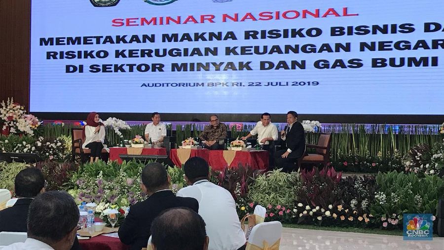 Jonan ungkap soal kesulitan mencari donatur untuk sambung listrik gratis kepada 500 ribu warga miskin RI 