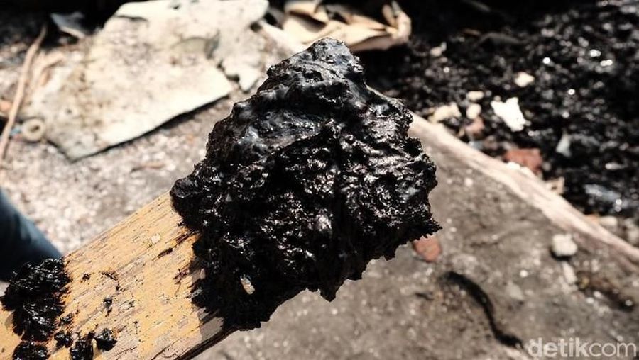 Kebocoran minyak yang menimbulkan gelembung di lapangan migas YYA, Blok Offshore North West Java (ONWJ) belum bisa diatasi.