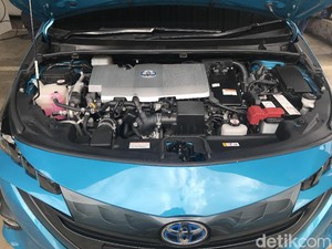 Berapa Lama Daya Tahan Baterai Mobil Hybrid?
