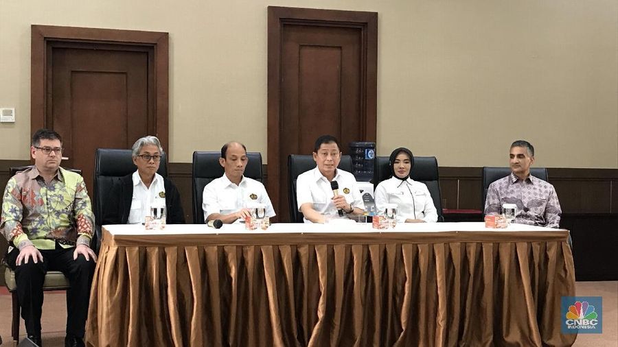 Lembaga riset Woodmackenzie menyebut keputusan pemerintah memberikan blok Corridor ke Conoco menjadi sinyal baik bagi investor, menandakan RI masih ramah asing