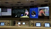 Pusat pemantauan antariksa NASA di Johnson Space Center di Houston memantau kegiatan antariksa 50 tahun silam. (Photo by Kacey Cherry / AFP)