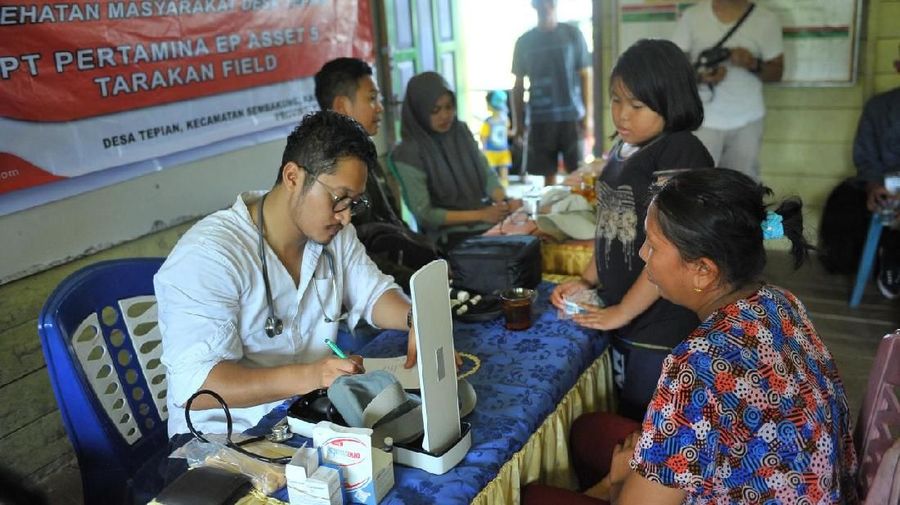 Tim Medical PEP Tarakan melaksanakan kegiatan ambulance boat dan peningkatan kualitas kesehatan masyarakat Desa Tepian.