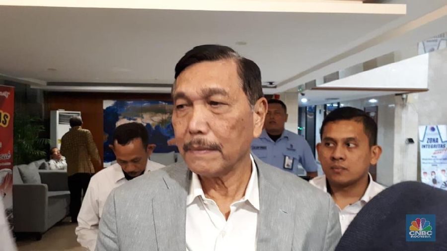 Menteri Luhut Pandjaitan mengatakan SoftBank akan menyuntik startup kelautan dan perikanan Aruna.