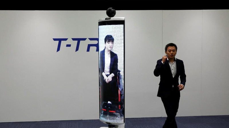 Toyota Motor Corp, sponsor utama Olimpiade, menyiapkan berbagai robot untuk Olimpiade Tokyo 2020 yang ditunjukkan hari Senin (22/07).