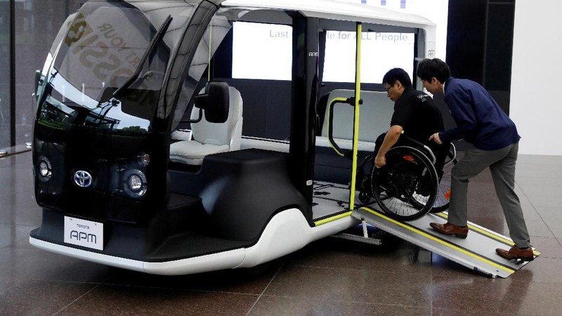 Toyota Motor Corp, sponsor utama Olimpiade, menyiapkan berbagai robot untuk Olimpiade Tokyo 2020 yang ditunjukkan hari Senin (22/07).
