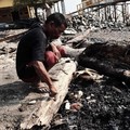 Pesisir Pantai Karawang Tercemar Tumpahan Minyak Pertamina