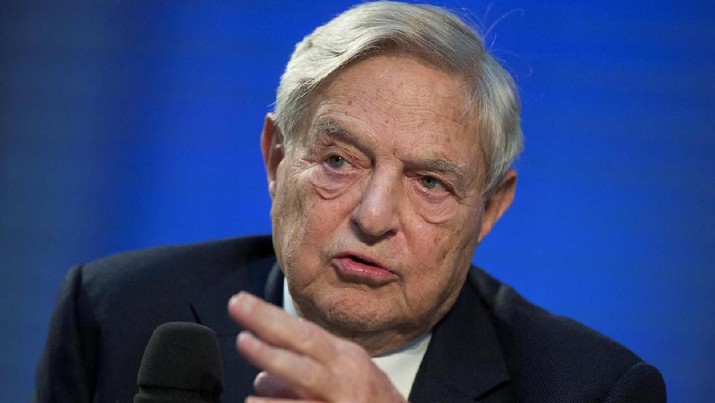 FILE PHOTO: Soros Fund Management Chairman George Soros speaks during a panel discussion at the Nicolas Berggruen Conference in Berlin, October 30, 2012. REUTERS/Thomas Peter/File Photo