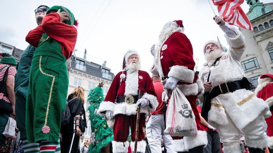 Santas from from all over the globe parade through Copenhagen, Denmark, July 22, 2019. Ritzau Scanpix/Liselotte Sabroe via Reuters NO RESALES. NO ARCHIVES THIS IMAGE HAS BEEN SUPPLIED BY A THIRD PARTY. DENMARK OUT.